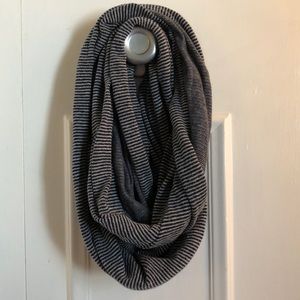 Infinity scarf black and white striped
